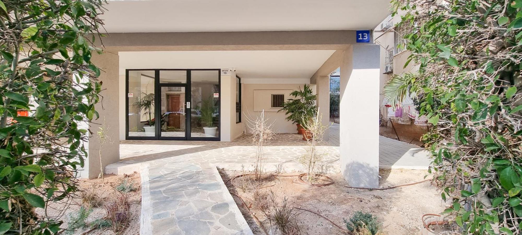 Bnb Israel Apartments - Harav Kook Lilas Tel Aviv Bagian luar foto